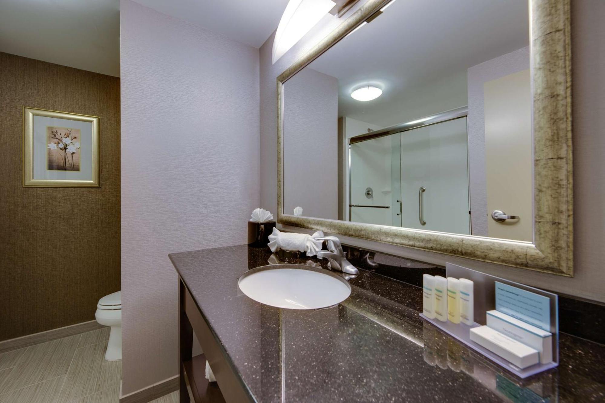 Hampton Inn & Suites Philadelphia/בנסאלם מראה חיצוני תמונה