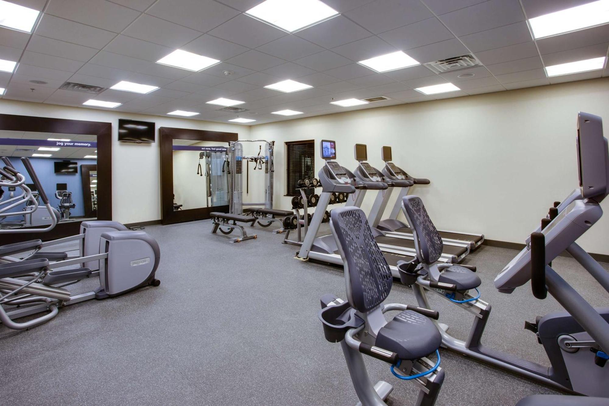 Hampton Inn & Suites Philadelphia/בנסאלם מראה חיצוני תמונה